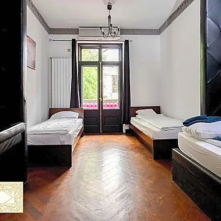 The Hub - 5 Bedroom 酒店