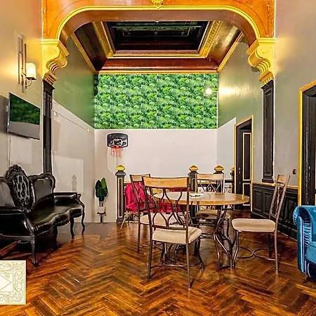 The Hub - 5 Bedroom 酒店 2*